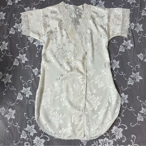 Vintage Victoria's Secret Gold Crown Label Lace Trim Satin Ivory Nightgown